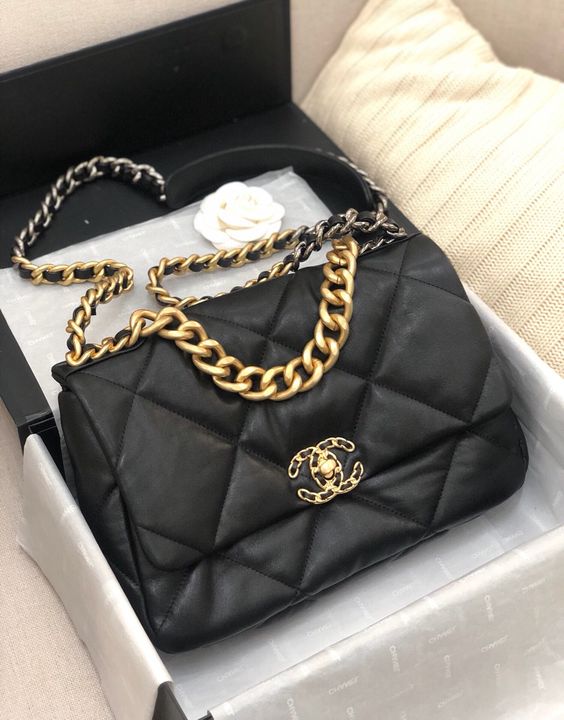 Chanel 19 bag 30cm